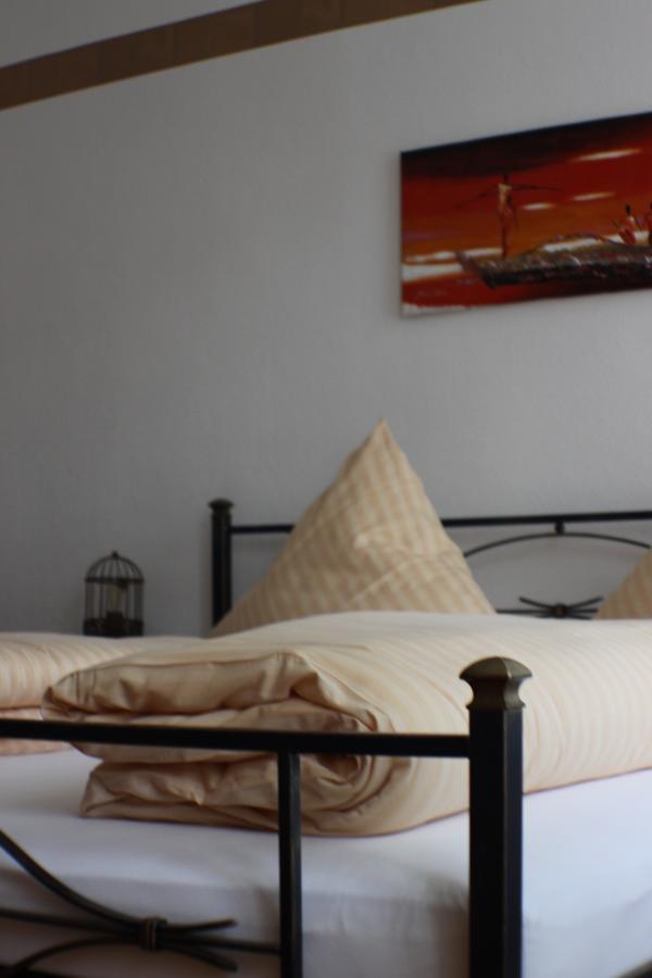 Vivo-Vino Bed & Breakfast Weisenheim am Sand Exterior photo