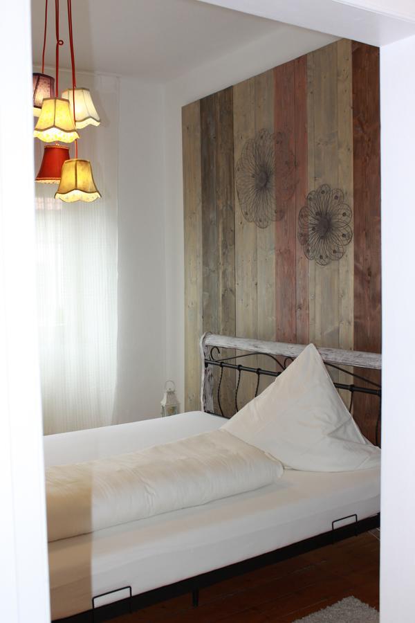 Vivo-Vino Bed & Breakfast Weisenheim am Sand Exterior photo